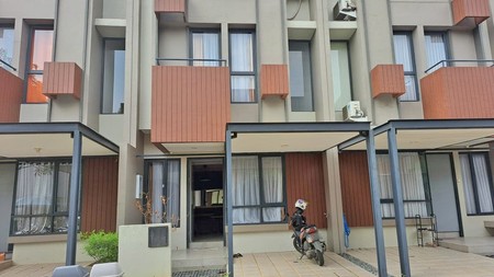 Rumah Minimalis Modern di Tabebuya BSD City