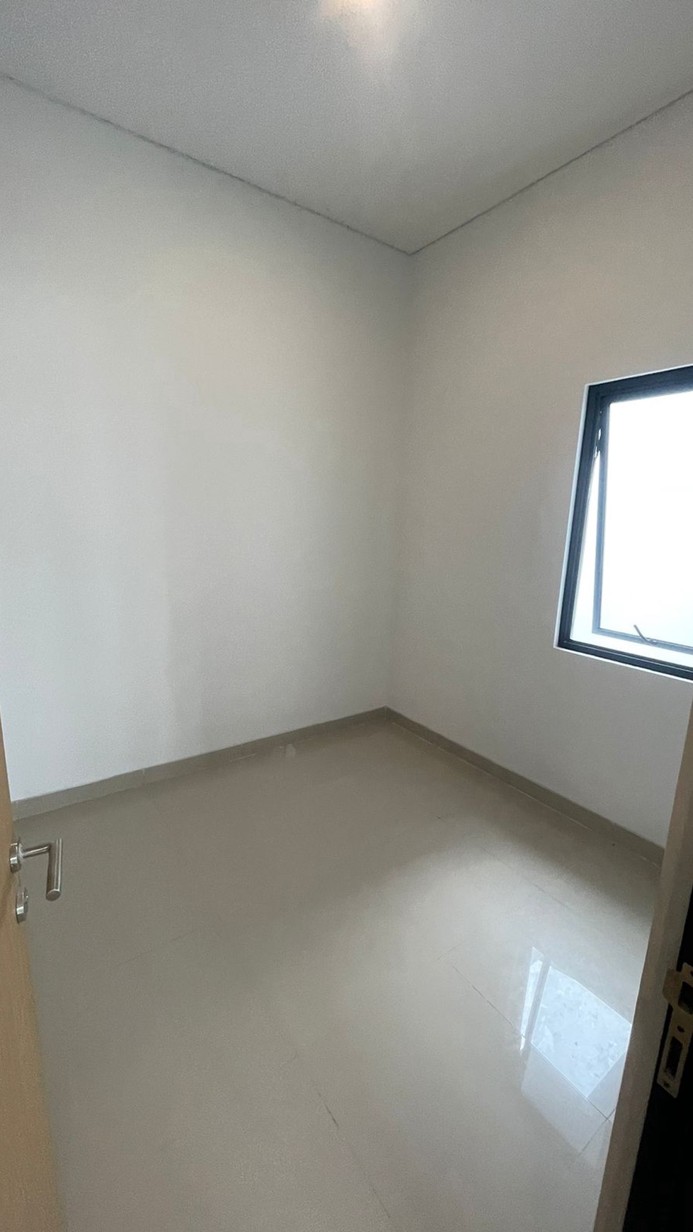 Termurah. Rumah brand new di Yuthica, BSD