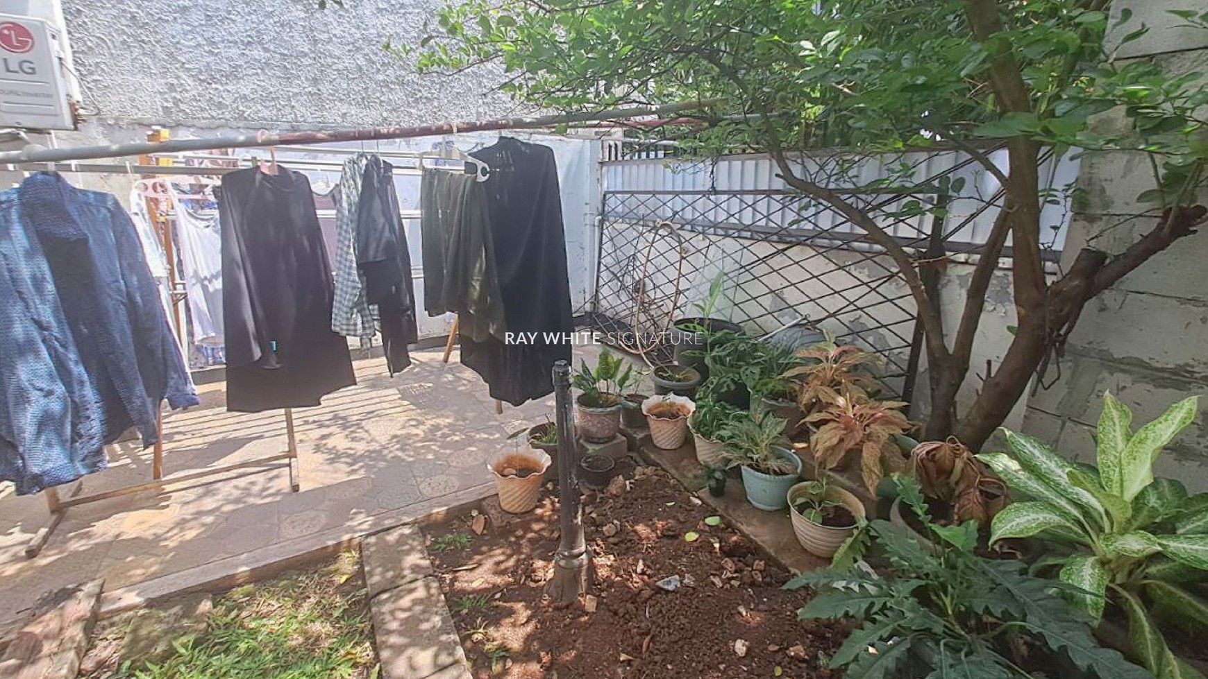 Rumah Tinggal Pinggir Jalan di Jl Gading Raya Pondok Bambu