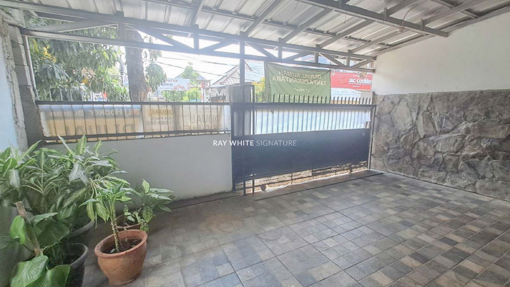 Rumah Tinggal Pinggir Jalan di Jl Gading Raya Pondok Bambu