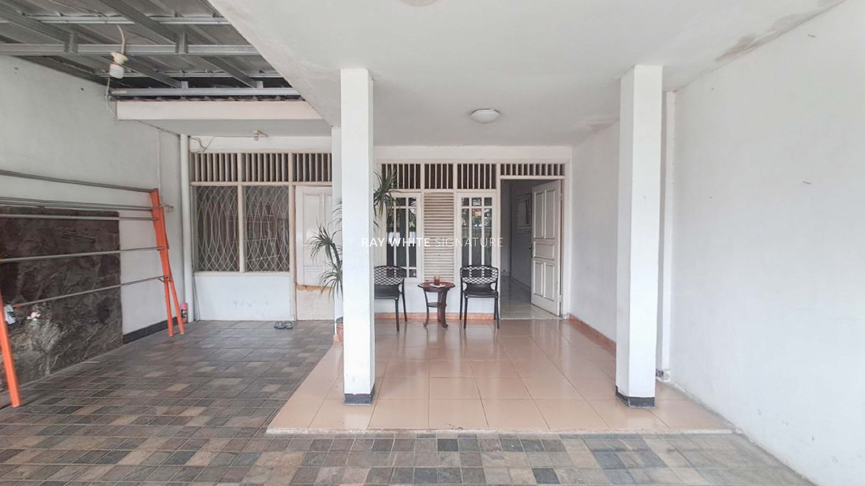 Rumah Tinggal Pinggir Jalan di Jl Gading Raya Pondok Bambu