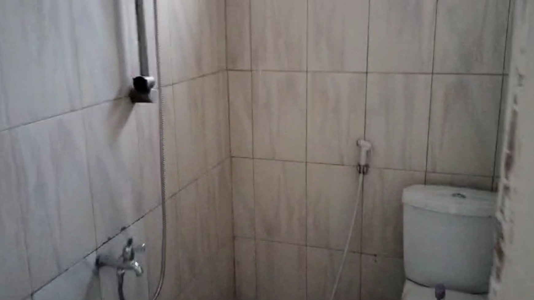 Murah. Rumah 2 Lantai Di Villa Melati Mas, Serpong Utara. 
