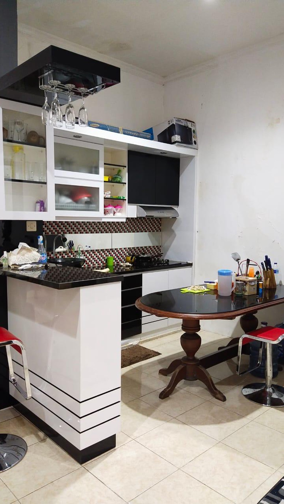 Rumah 1 Lantai Strategis di Limo - Harga Murah dan Full Furnished