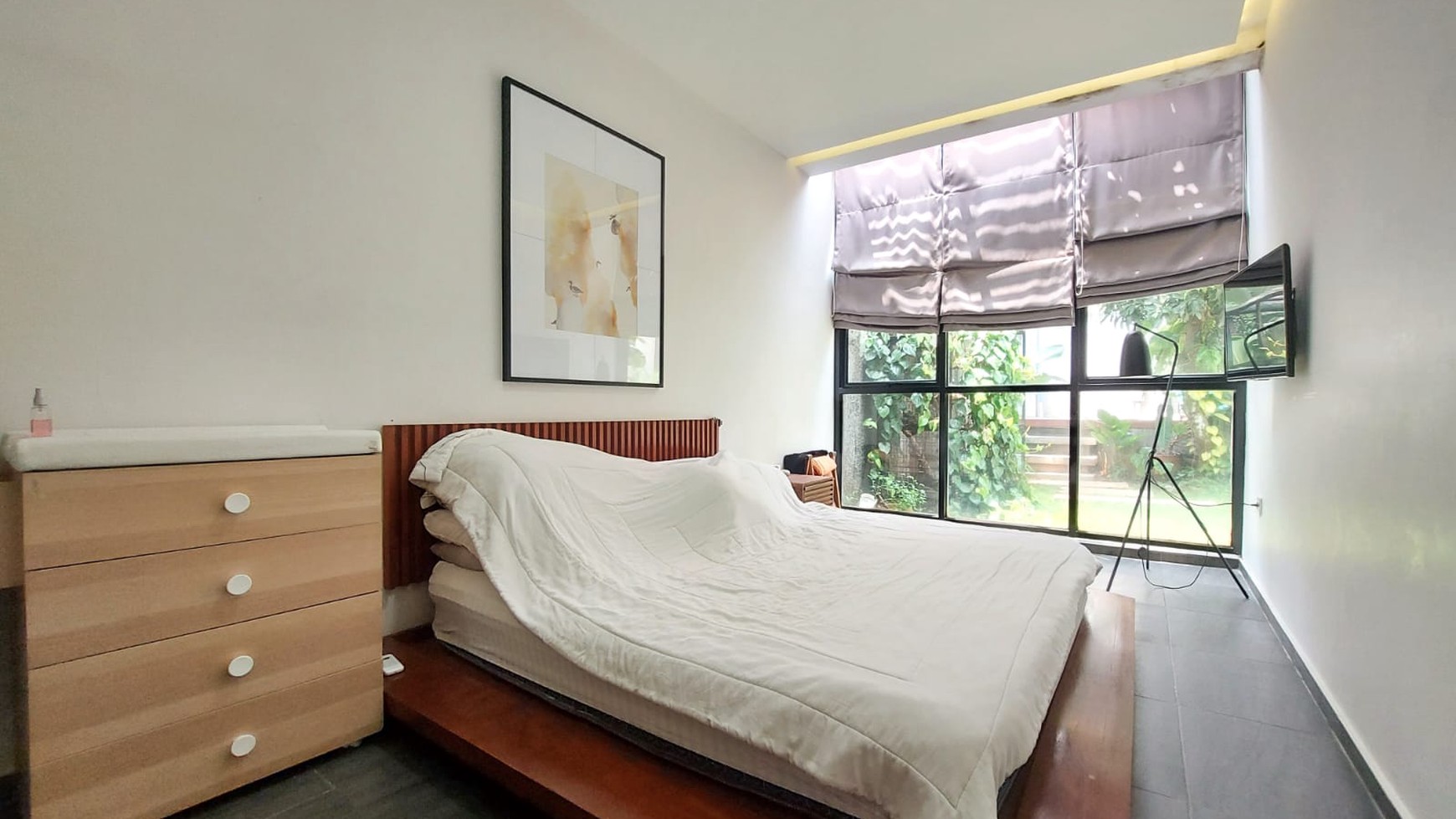 Cirendeu Rumah Luas 225 Dengan Halaman Luas Dan Kolam Renang