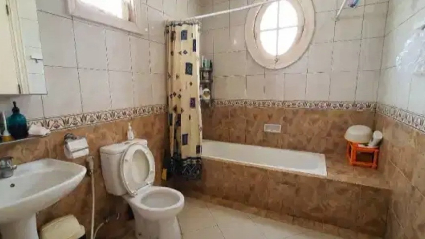 Flash Sale. Rumah mewah Sutera Narada, Alam Sutera.
