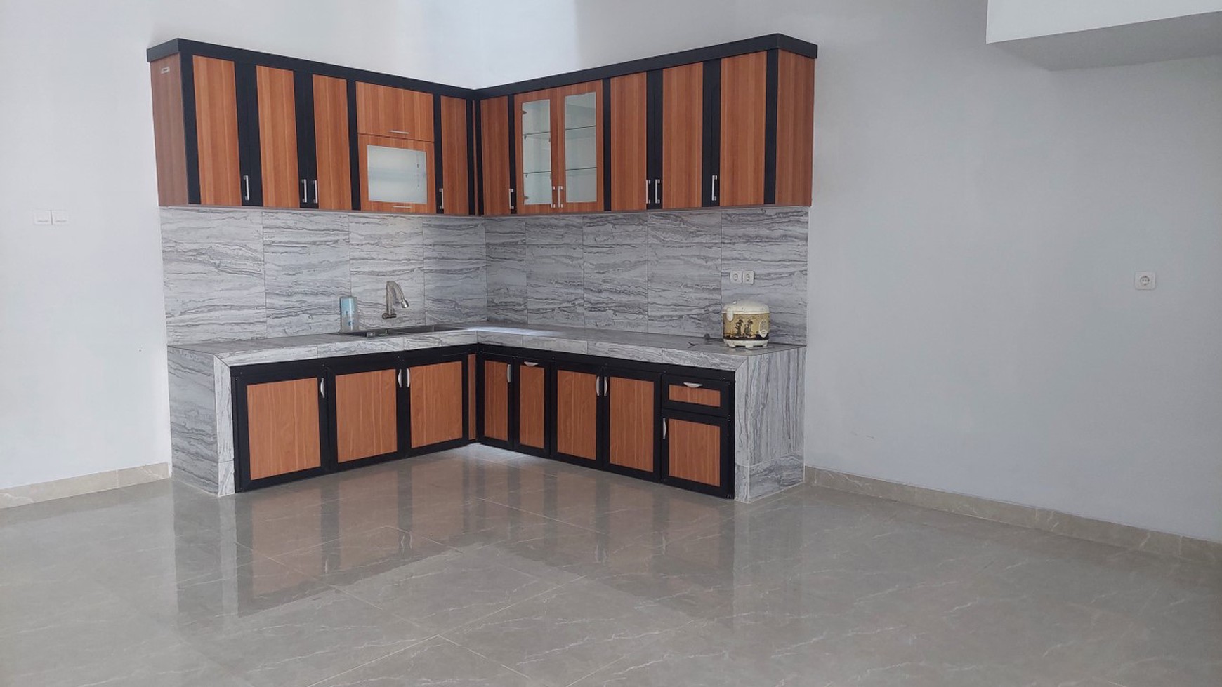 Rumah Hitung Tanah Area Cipete