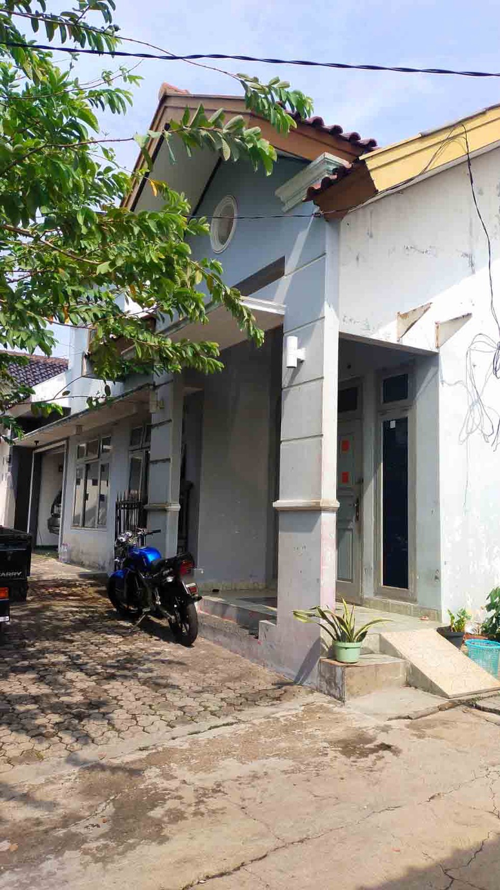 Dijual Rumah dan 9 Unit Kos-kosan Lokasi Strategis @Ciracas