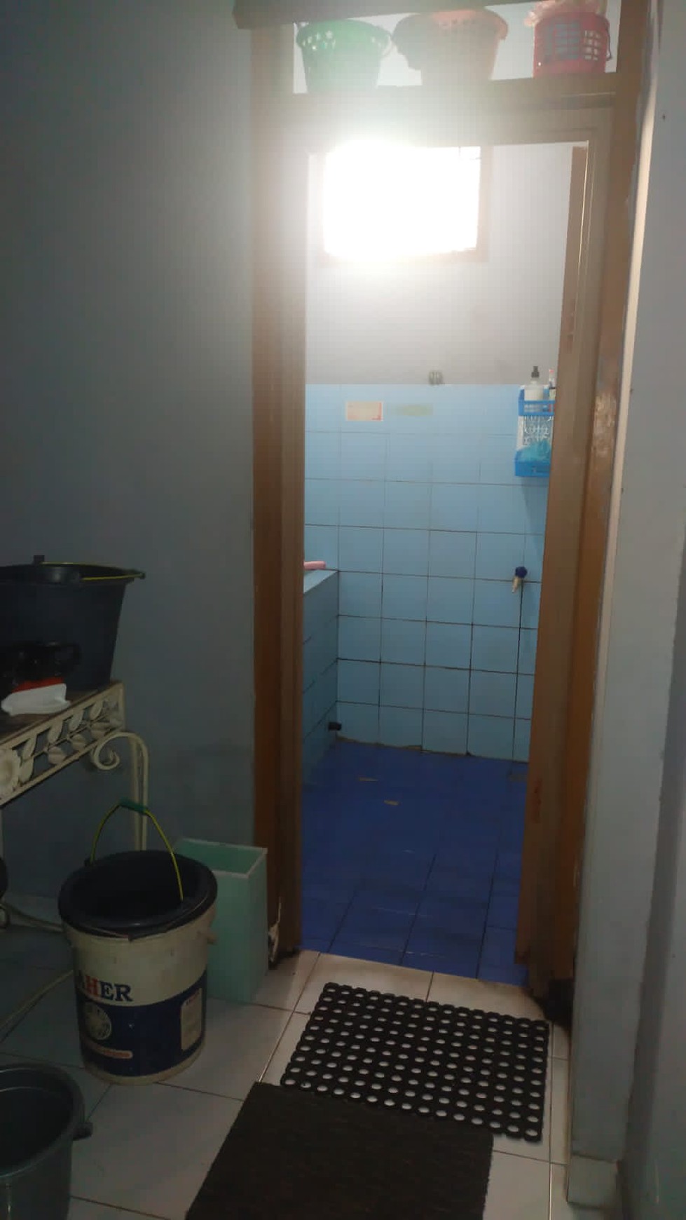 Dijual Rumah dan 9 Unit Kos-kosan Lokasi Strategis @Ciracas