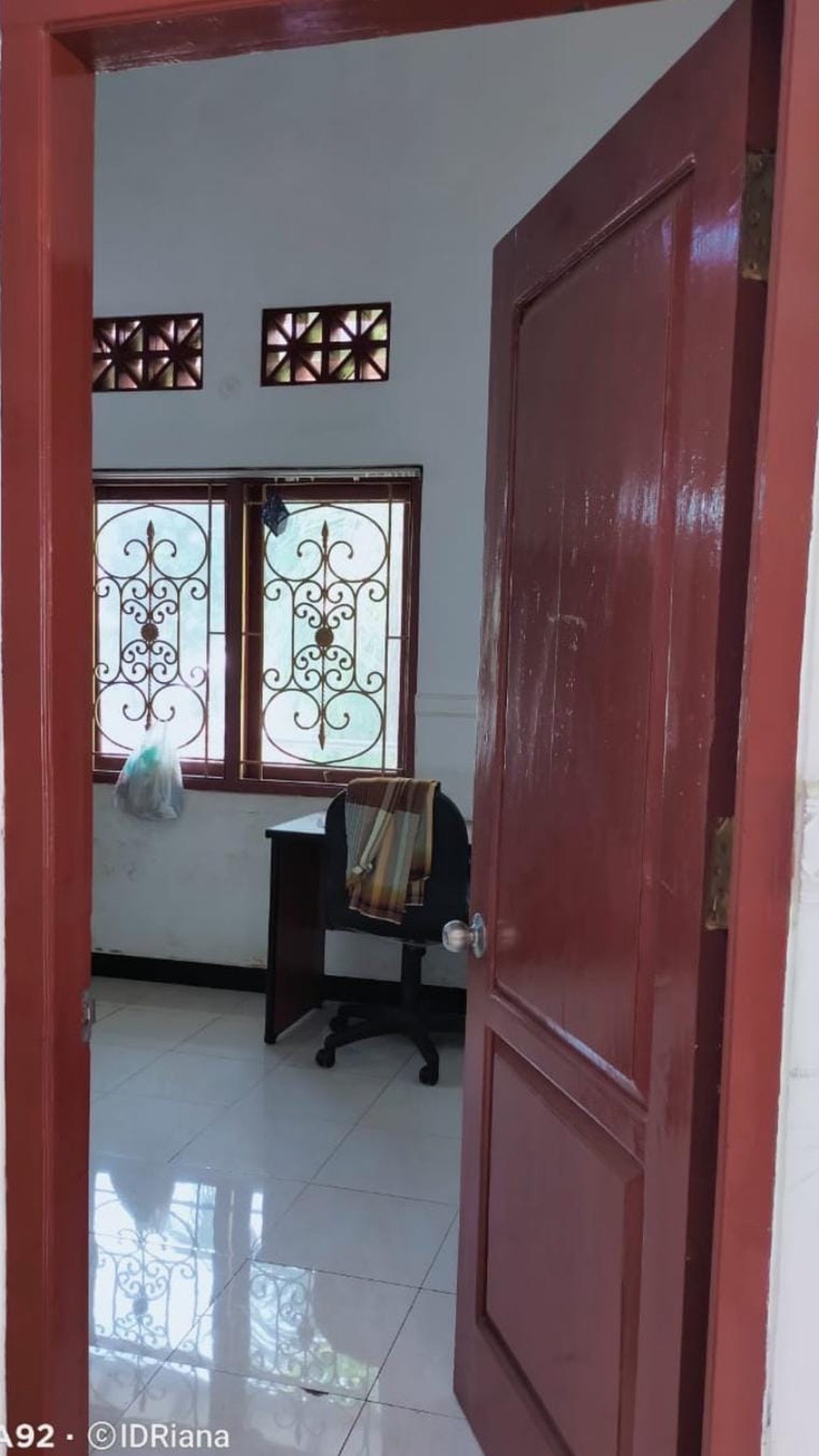 DIJUAL RUMAH 2 LANTAI DI JALAN BASUKI RACHMAD, TUBAN