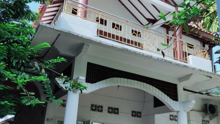 DIJUAL RUMAH 2 LANTAI DI JALAN BASUKI RACHMAD, TUBAN