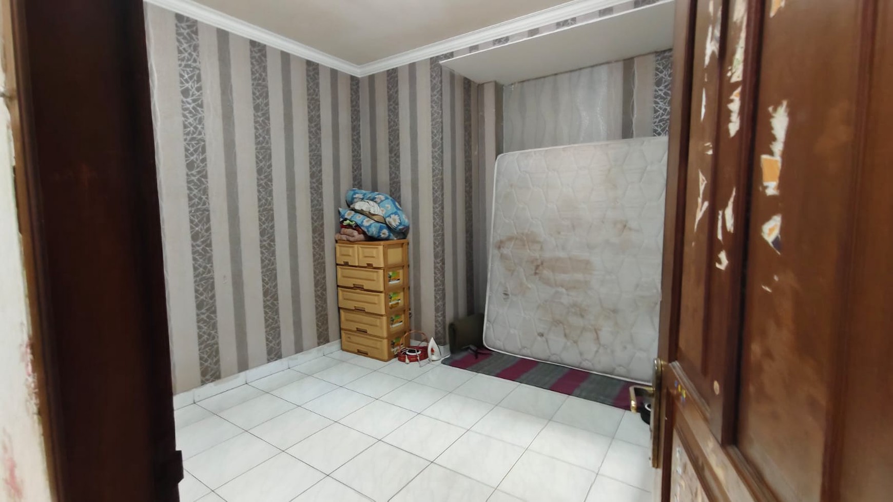 jual rumah bagus modern 7 kamar tidur siap huni di jakarta barat