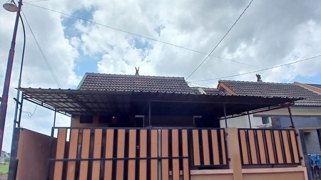 Rumah Tinggal 2 Lantai Lokasi Strategis Daerah Sitimulyo Piyungan Bantul