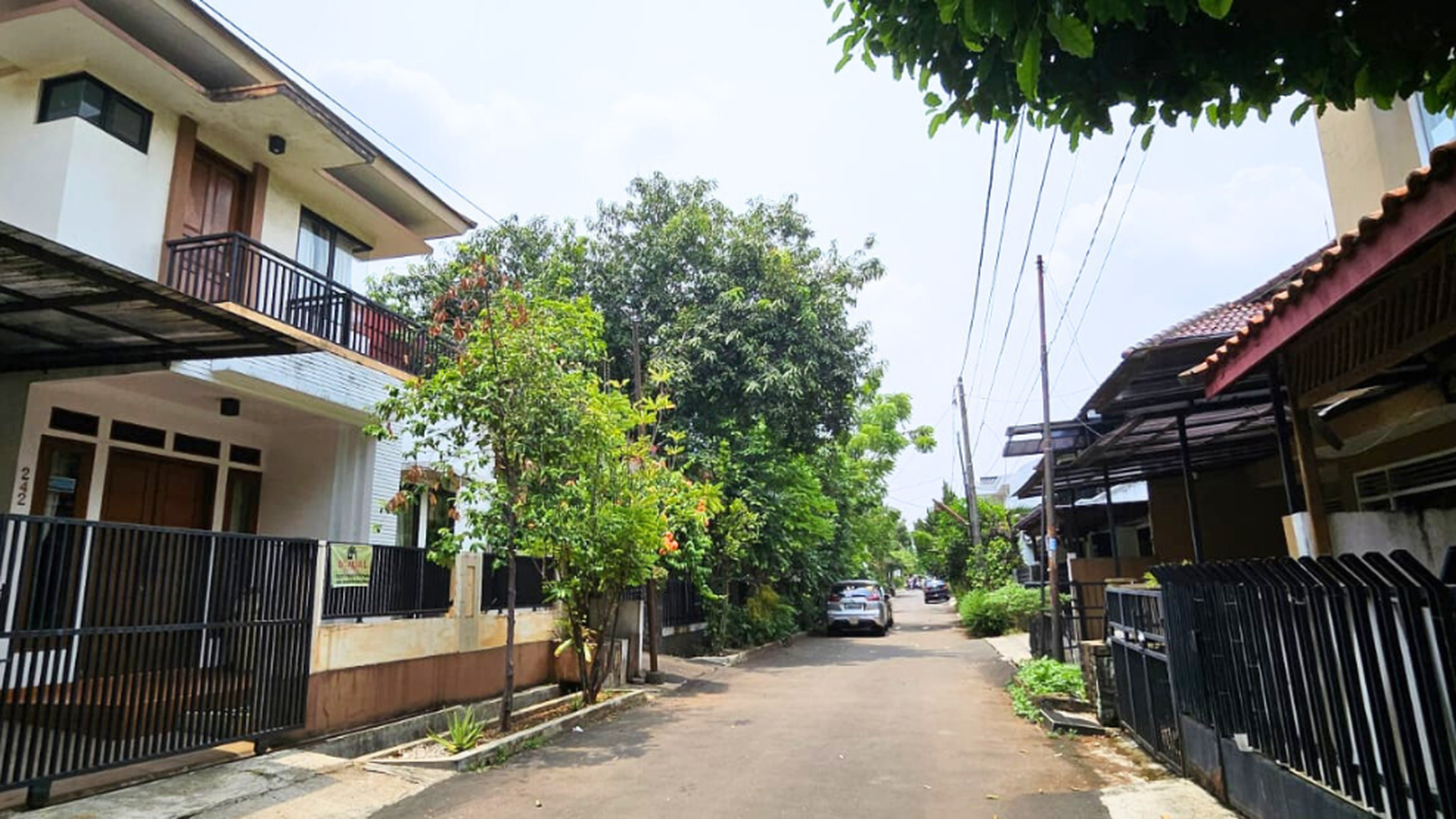 Dijual rumah siap huni 2 lantai  di Komplek Mega Cinere 