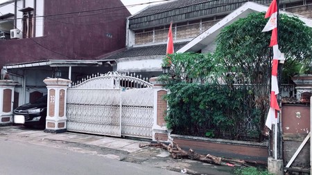 Rumah 2 lantai Lokasi Bagus Strategis di Tanah Kusir, Jakarta Selatan