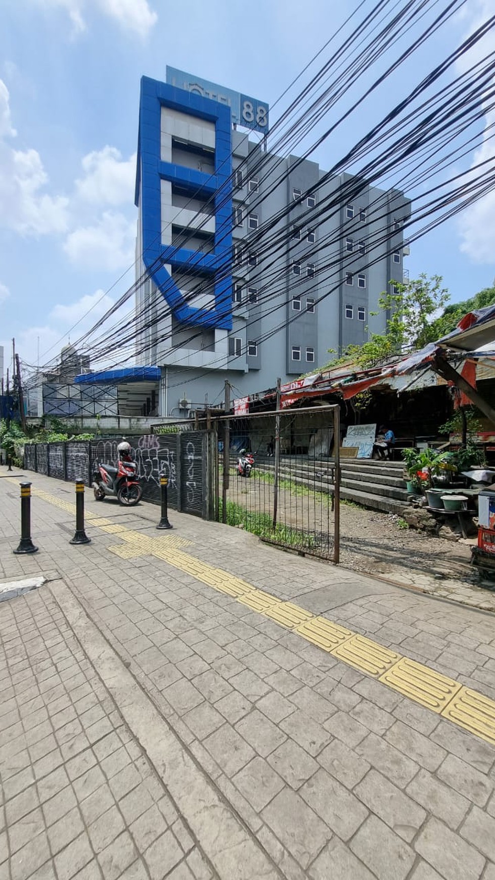 Rumah Hitung Tanah Area Cipete