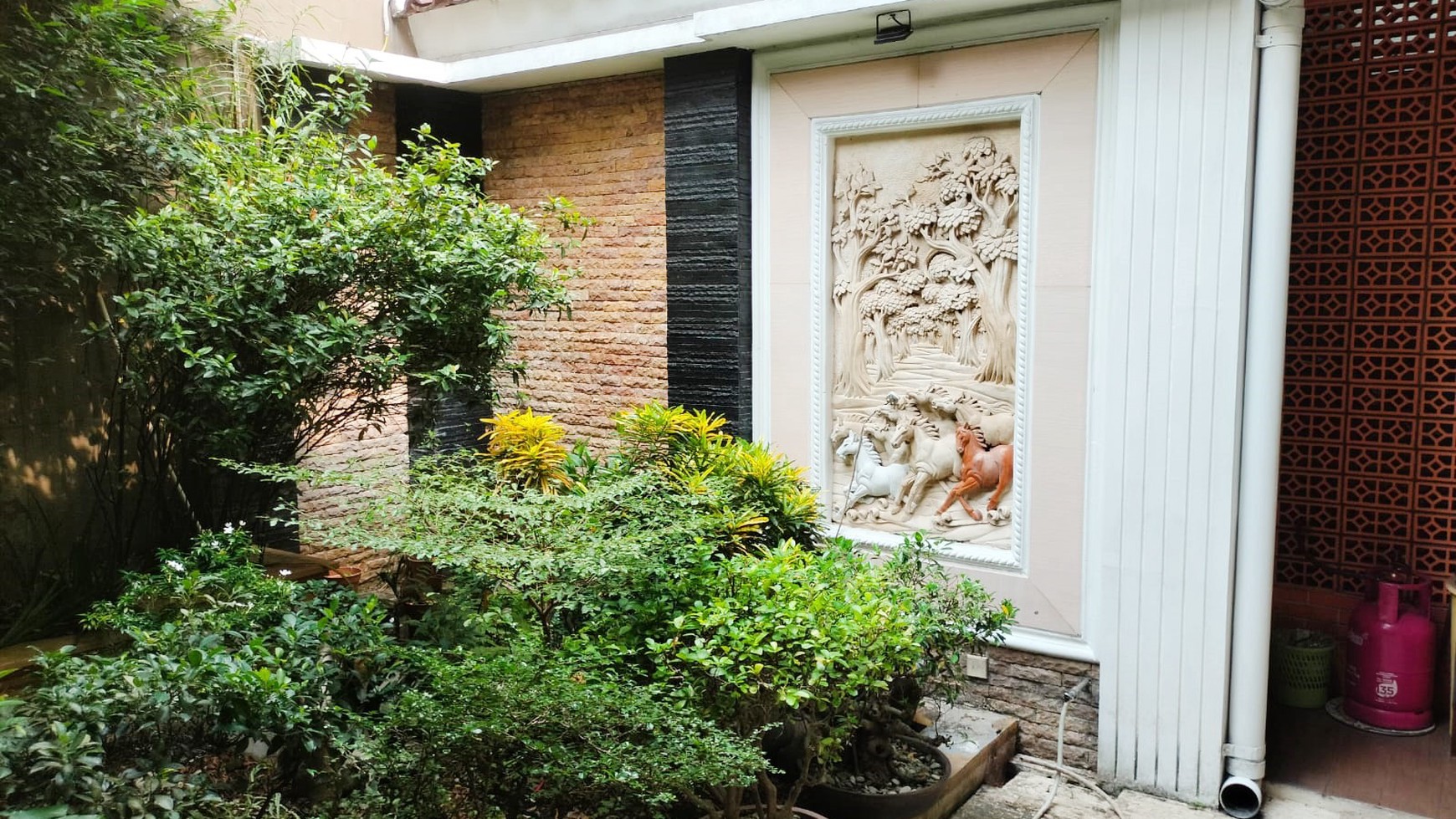 Rumah Hitung Tanah Area Cipete