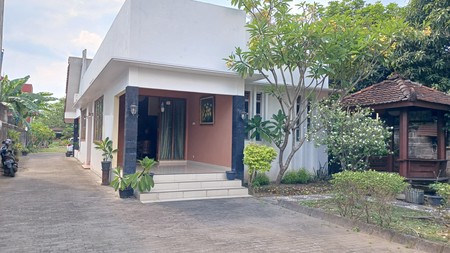Rumah Tinggal 11 Kamar Lokasi Strategis Dekat Candi Sambisari Kalasan Sleman