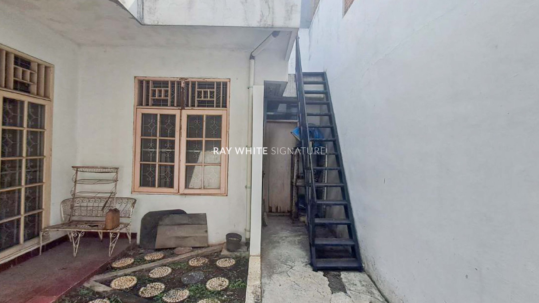 Rumah Tinggal Layak Huni di Cipinang Indah 2. Jl. Kakatua Duren Sawit