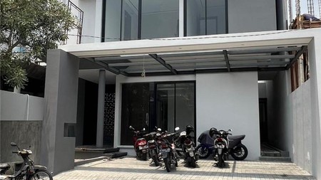 1651. Dijual Rumah Siap Huni Stamford Citraland Surabaya Barat