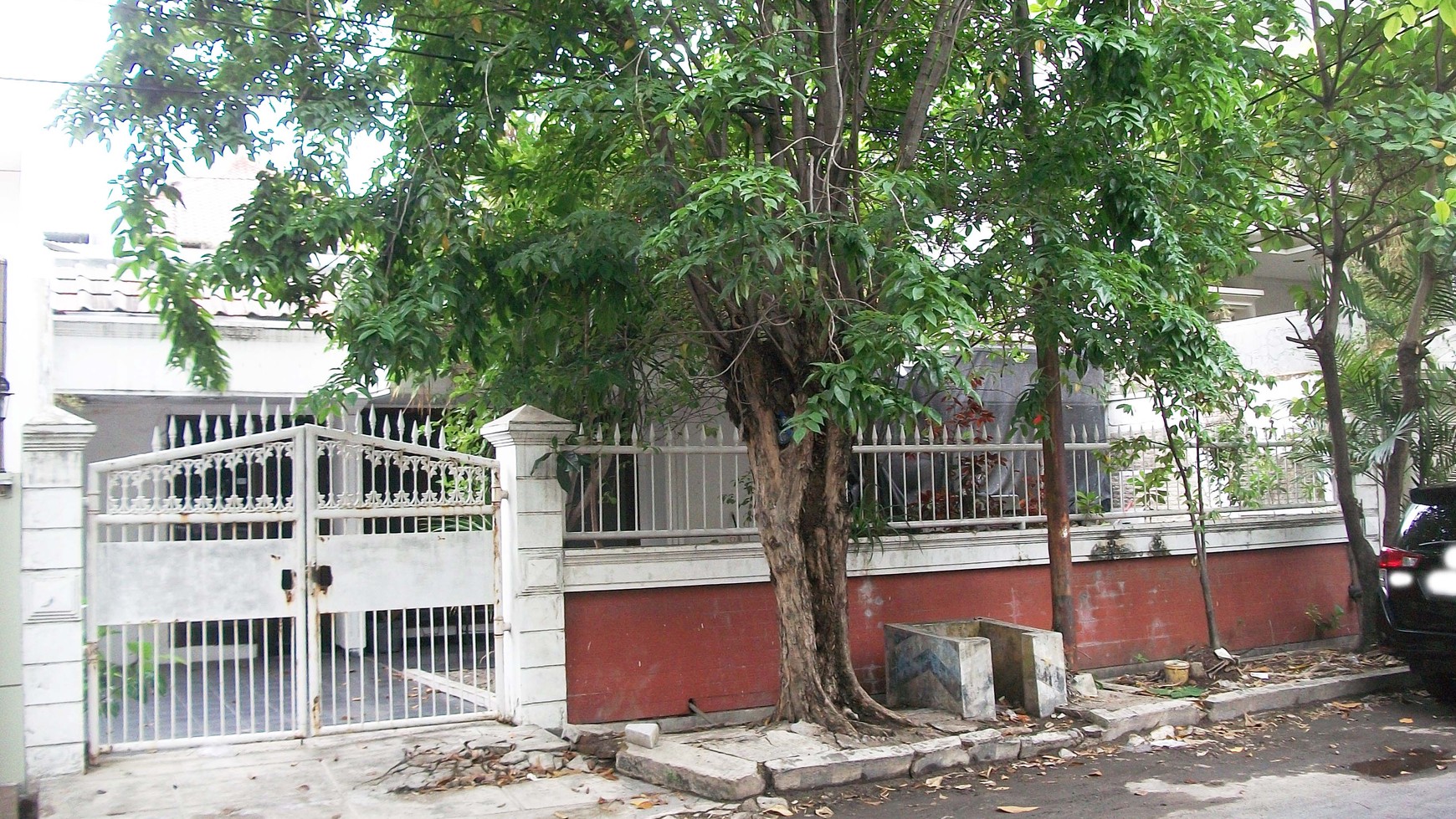 Rumah di Kertajaya Indah Surabaya Timur, Row Jalan Lebar, bisa untuk rumah tinggal/Kantor, Kosongan