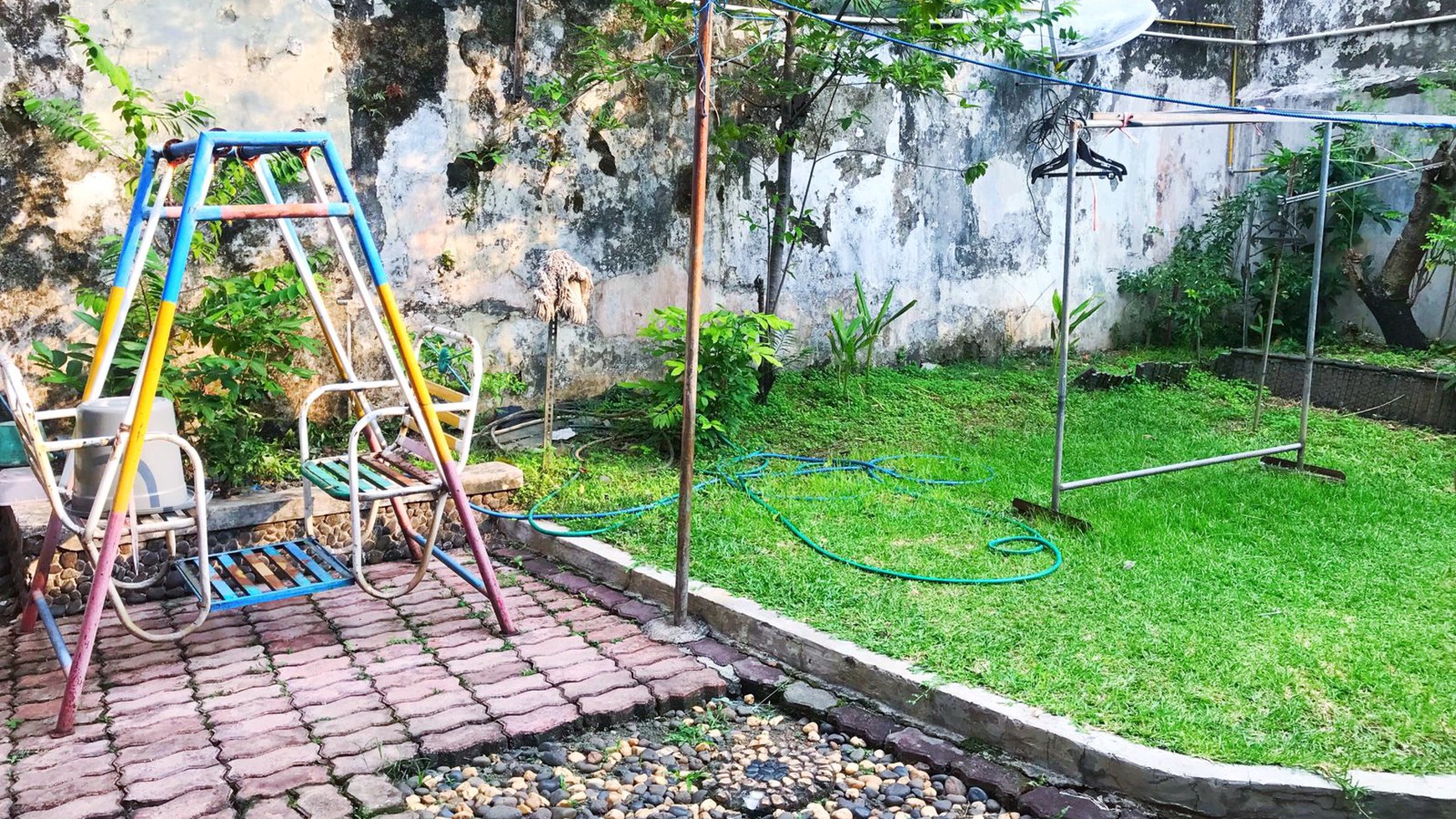 Rumah Bagus Besar 2 Lantai Di Tebet Timur Dalam Strategis Lingkungan Sekitar Menjamur Kulineran Dekat ECO Park Tebet Cocok Dijadikan Resto Dan Usaha Lainnya