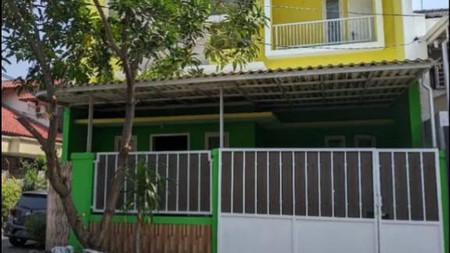 Dijual Rumah Strategis di Semolowaru Elok, 4 Kamar Tidur, Harga Rp 1,5 M Nego