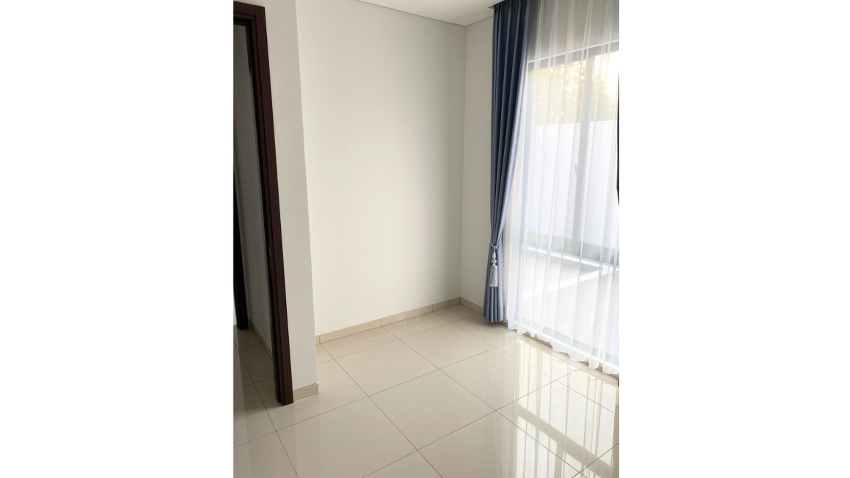 Brand New House Semi Furnished Lokasi Sangat Strategis di Karang Tengah Lebak Bulus.