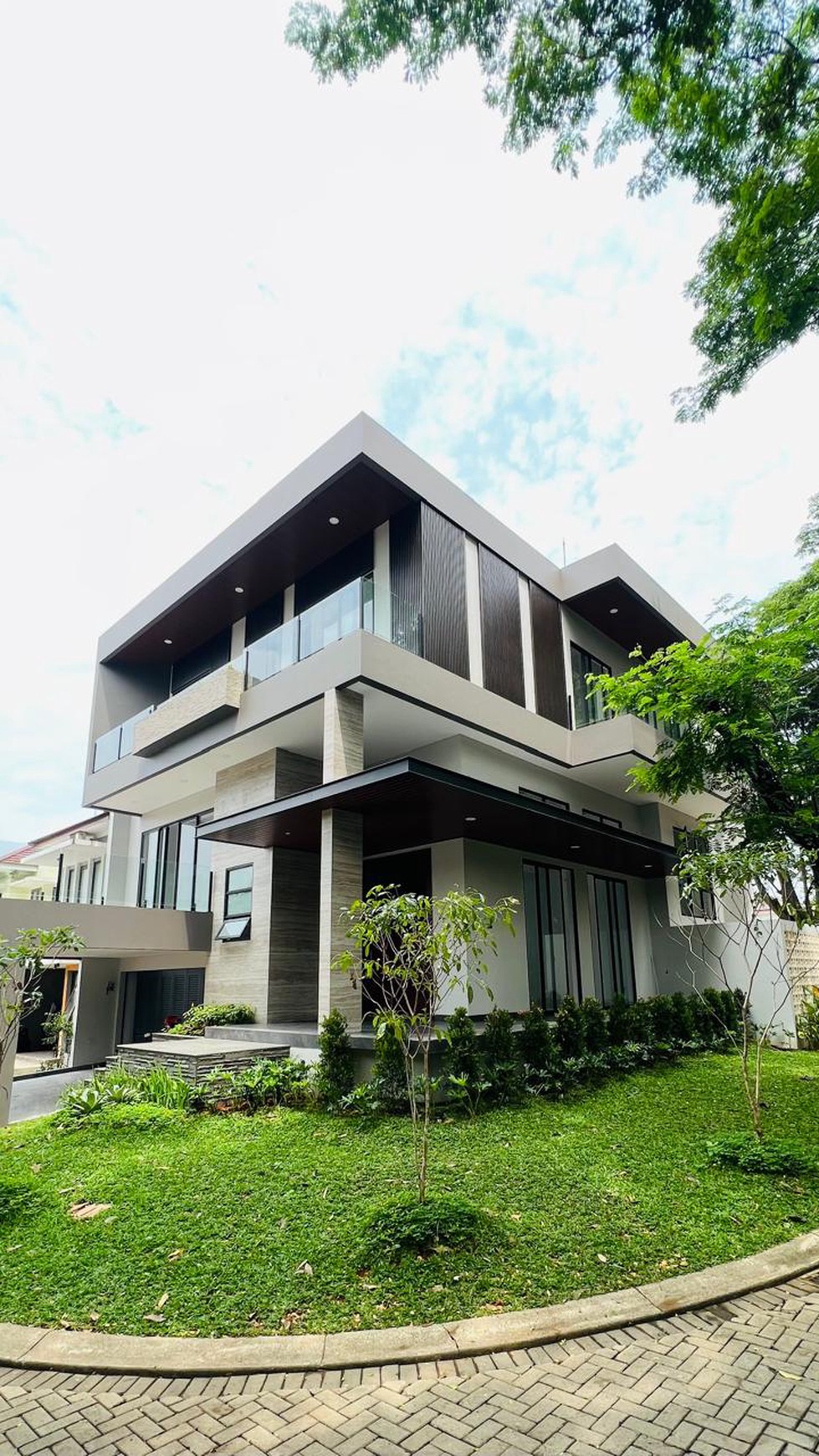 Rumah Mewah Di Area Mewah Green cove BSD city