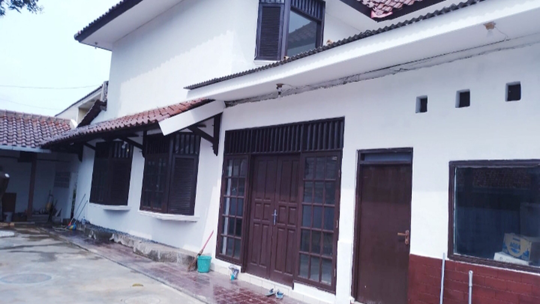 Rumah bagus semi furnished, lokasi strategis di Pondok Ranji