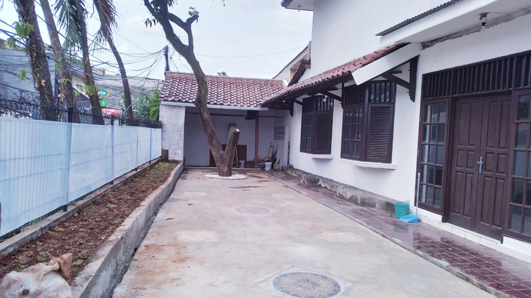 Rumah bagus semi furnished, lokasi strategis di Pondok Ranji