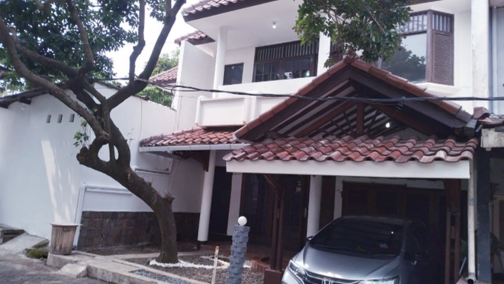 Rumah bagus semi furnished, lokasi strategis di Pondok Ranji