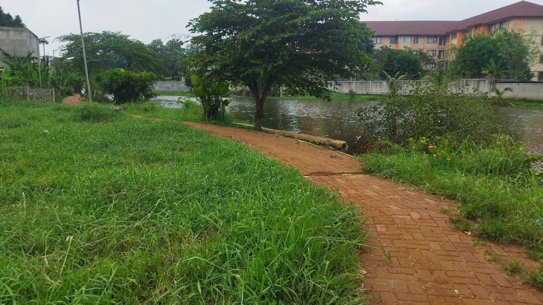 Kavling Tepi Danau Untuk Rumah atau Komersil Dekat Shilla Sawangan Depok #AL