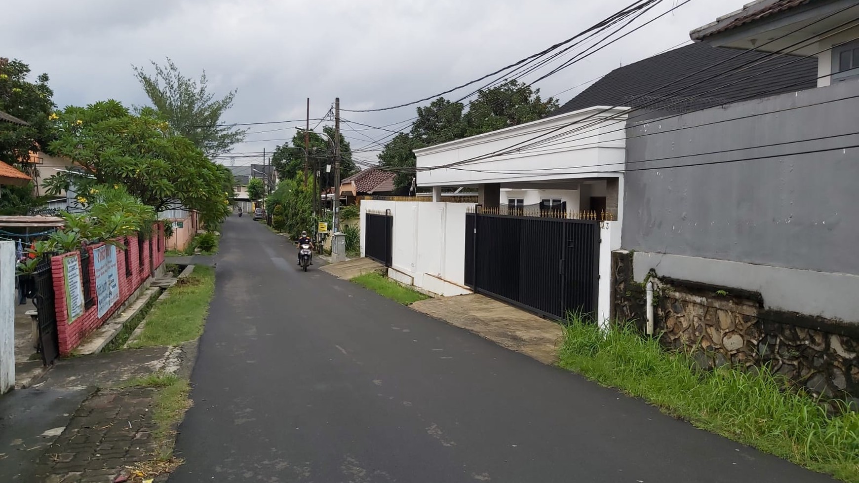 Rumah Mewah Siap Huni Di Komplek Deplu #FT