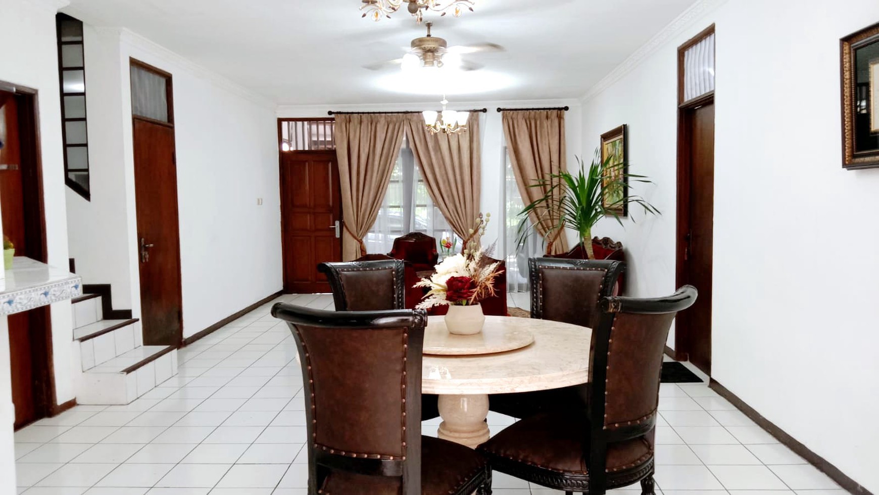 Rumah bagus semi furnished, lokasi strategis di Pondok Ranji