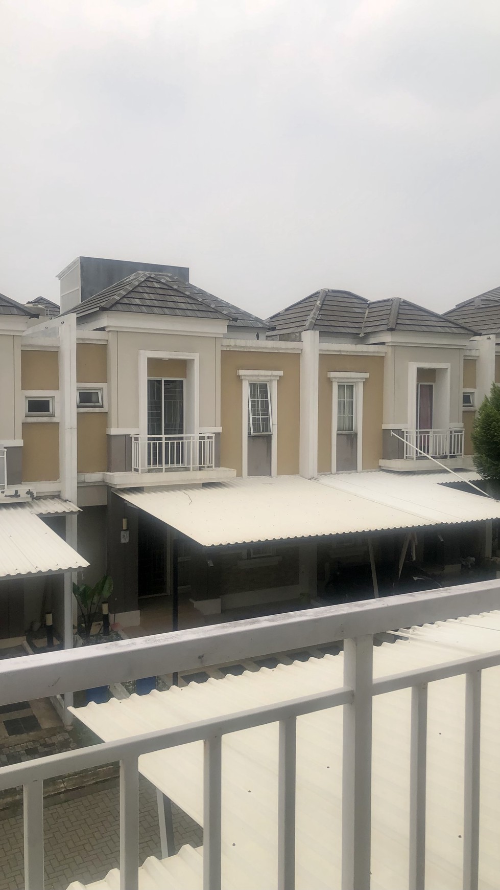 Rumah Bagus 4 Kamar di Nusaloka BSD City 