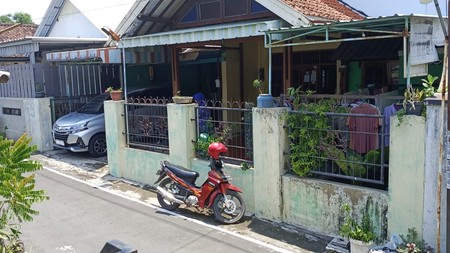 Rumah 4 Kamar Dekat Alun-alun Klaten Jawa Tengah