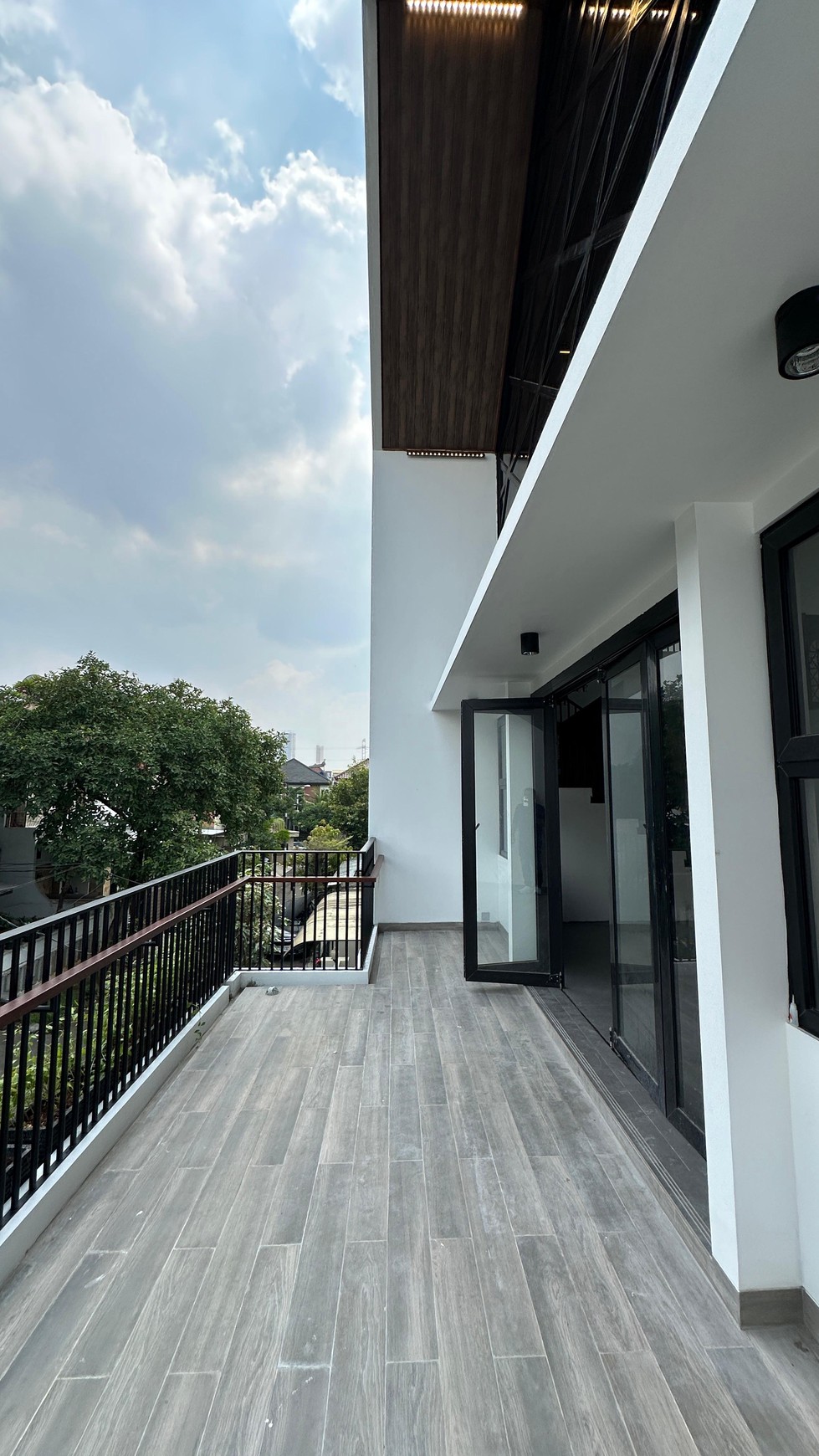 Rumah Modern Minimalis  dalam Cluster di Bintaro Jaya Sektor 9