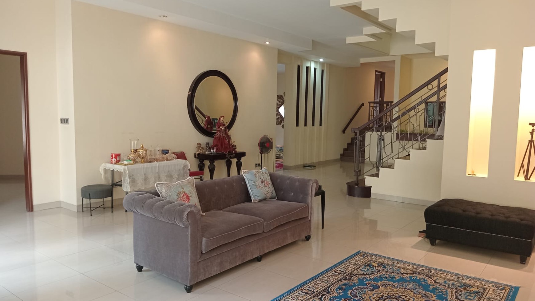 Rumah Classic di Pondok Indah Lokasi tenang, nyaman dan aman dengan security 24 jam