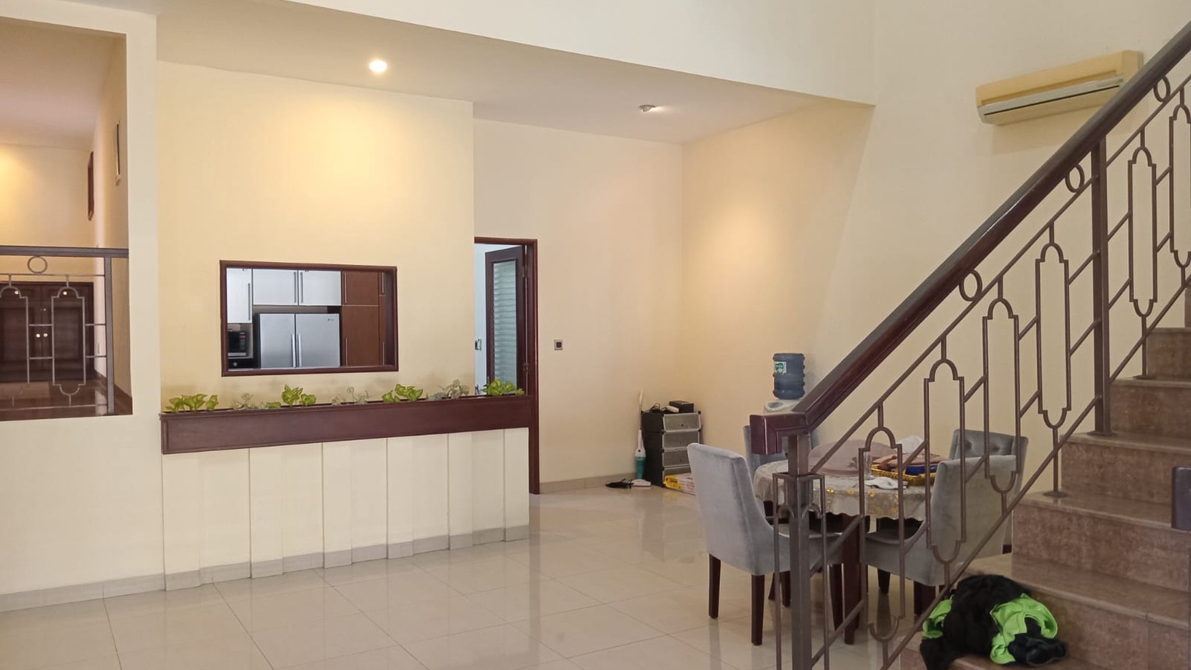 Rumah Classic di Pondok Indah Lokasi tenang, nyaman dan aman dengan security 24 jam