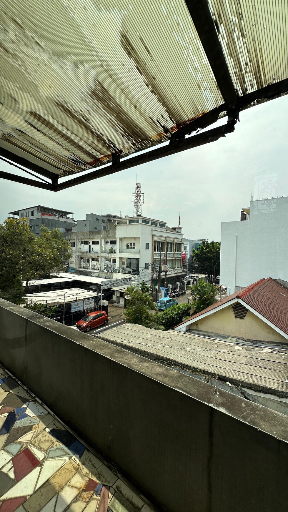 Rumah 3 lantai di lokasi strategis di Radio Dalam Area Kebayoran Baru