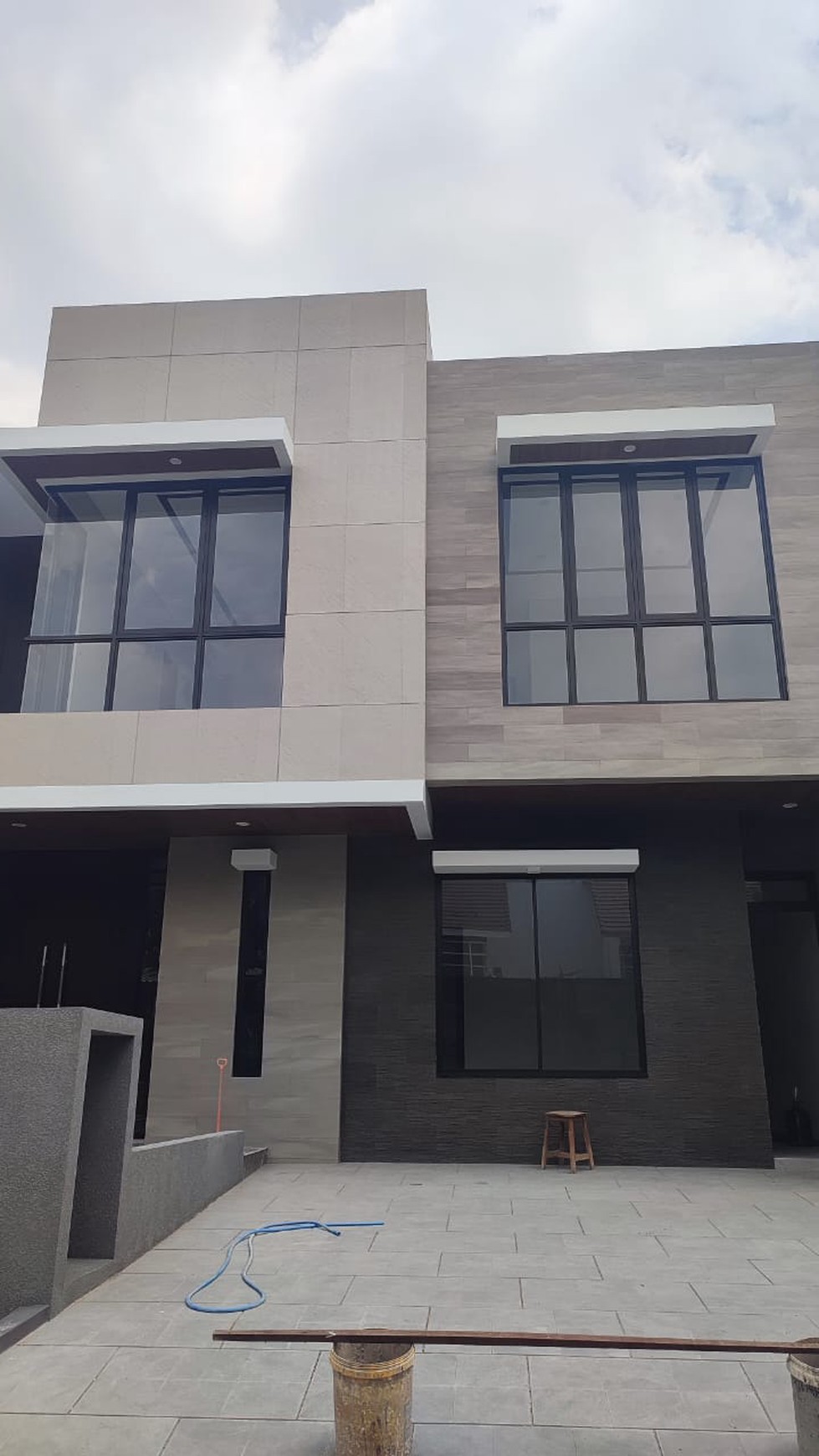 Dijual Rumah Baru Woodland Citraland Lantai GRANITE Tile in Luxury Desain Terbaru Dekat Universitas Ciputra, Pasar Modern , GWalk