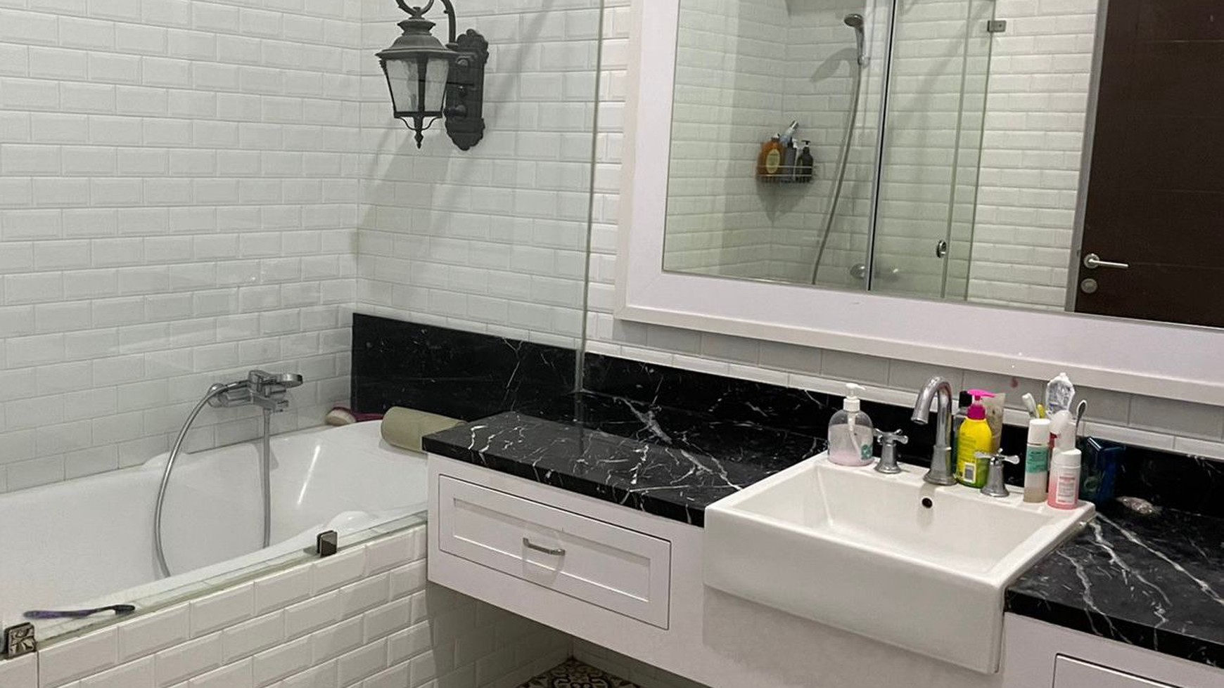 Rumah Hitung Tanah Area Cipete