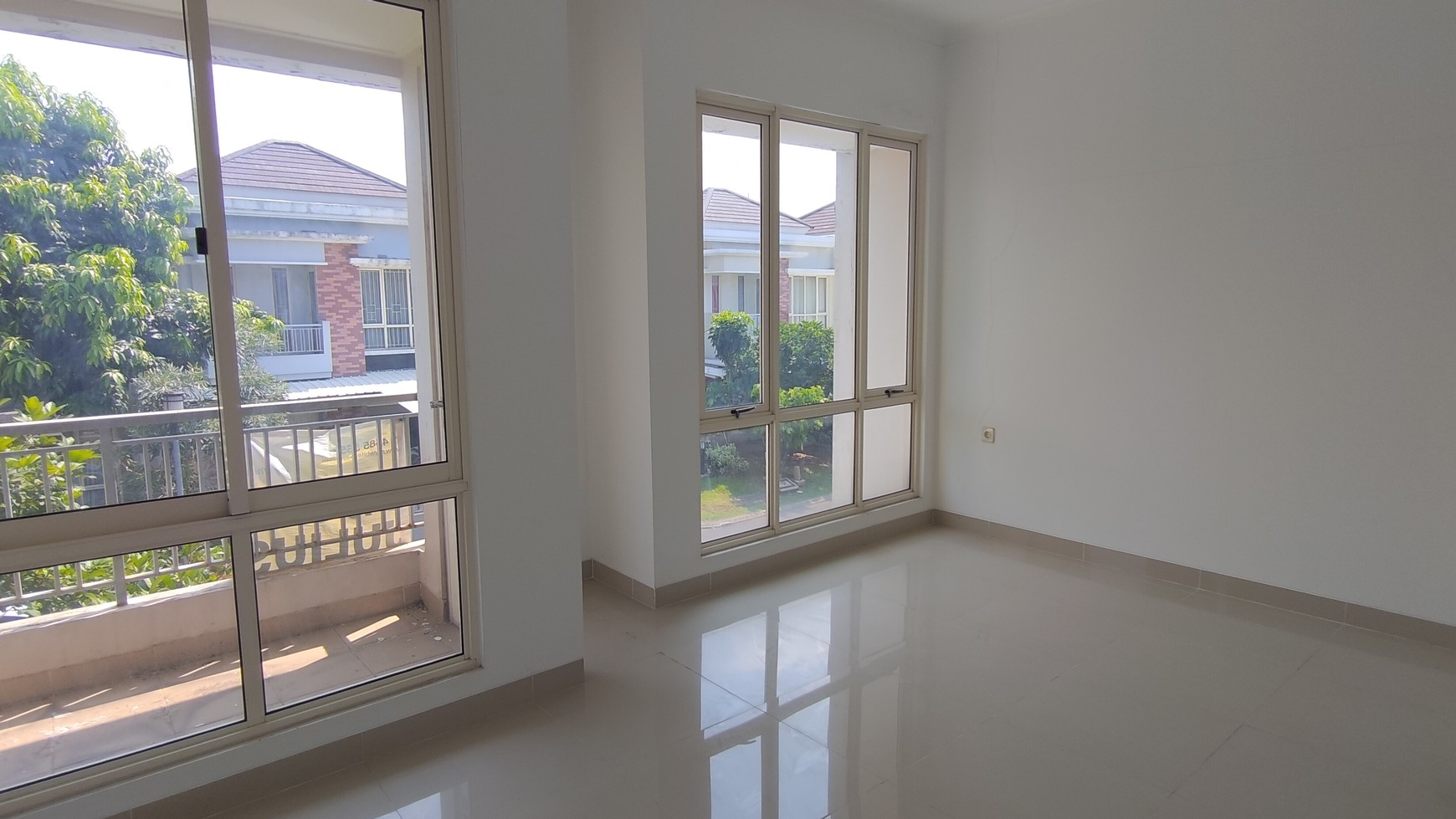 Rumah Summarecon Serpong Cluster Faraday Utara, Luas 8x15m2