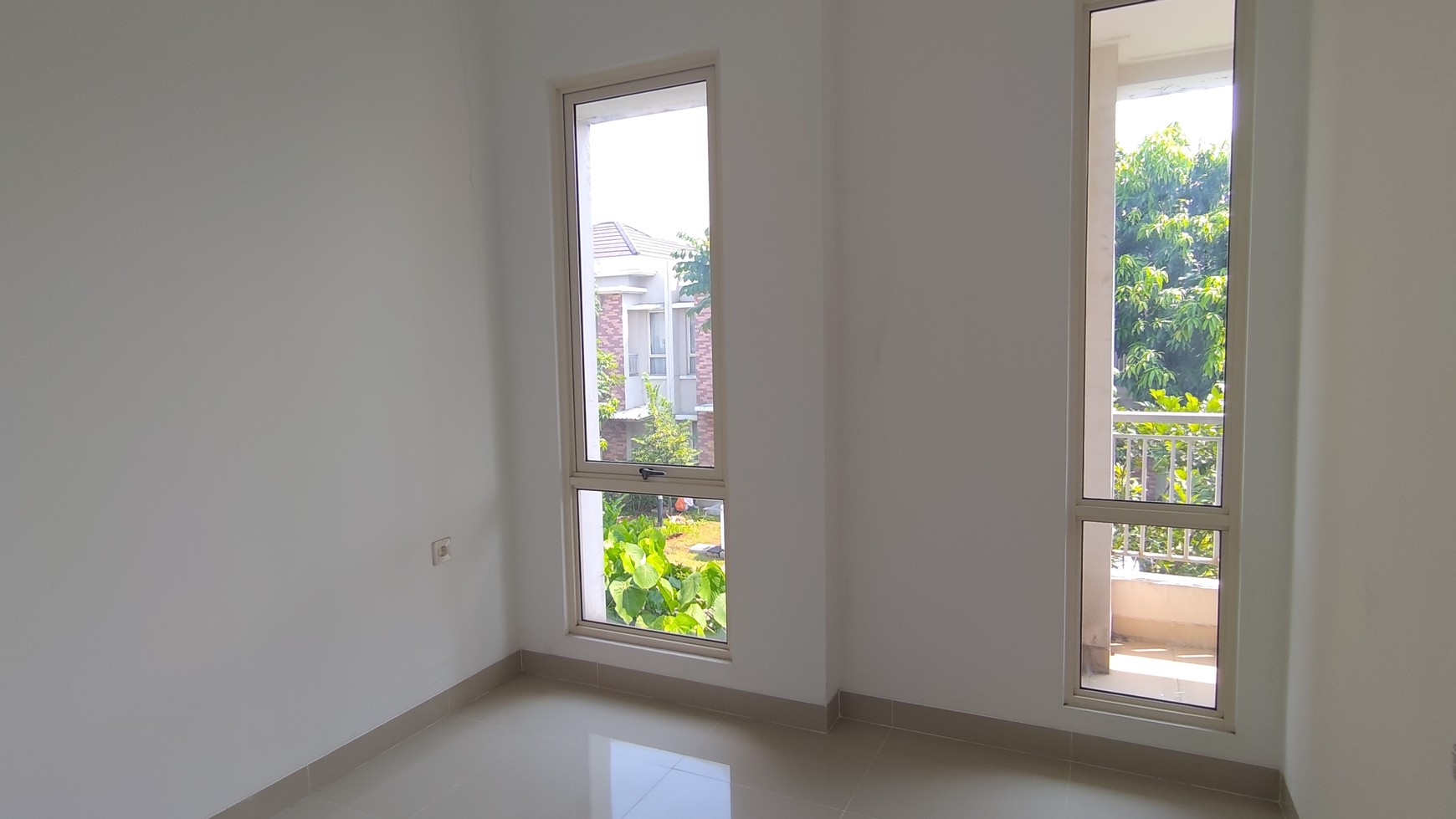 Rumah Summarecon Serpong Cluster Faraday Utara, Luas 8x15m2