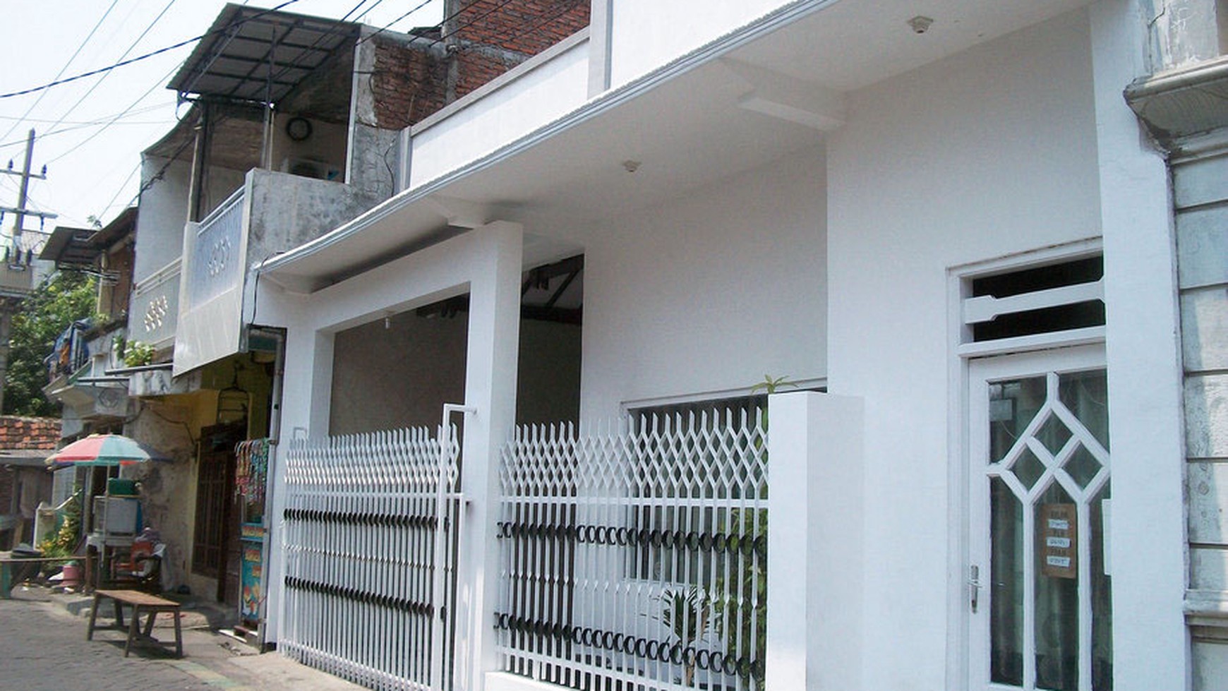 Rumah di Jl. Bogen Ploso Surabaya Timur, 3 Lantai, Sudah Renov, Siap Huni