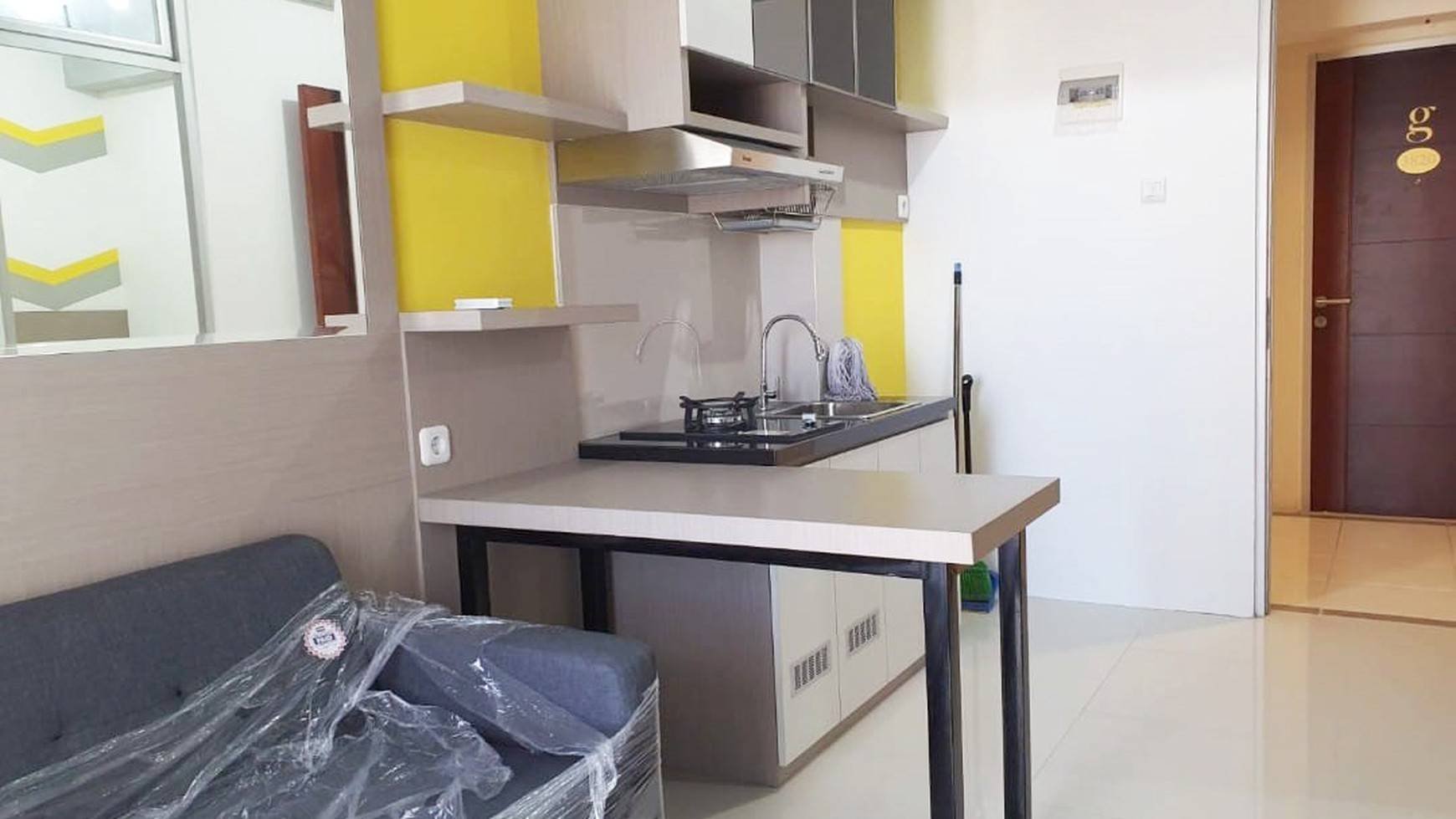 Apartemen Gunawangsa Tidar Tower A, 2 BR, Furnished, View Pool & City - LM -