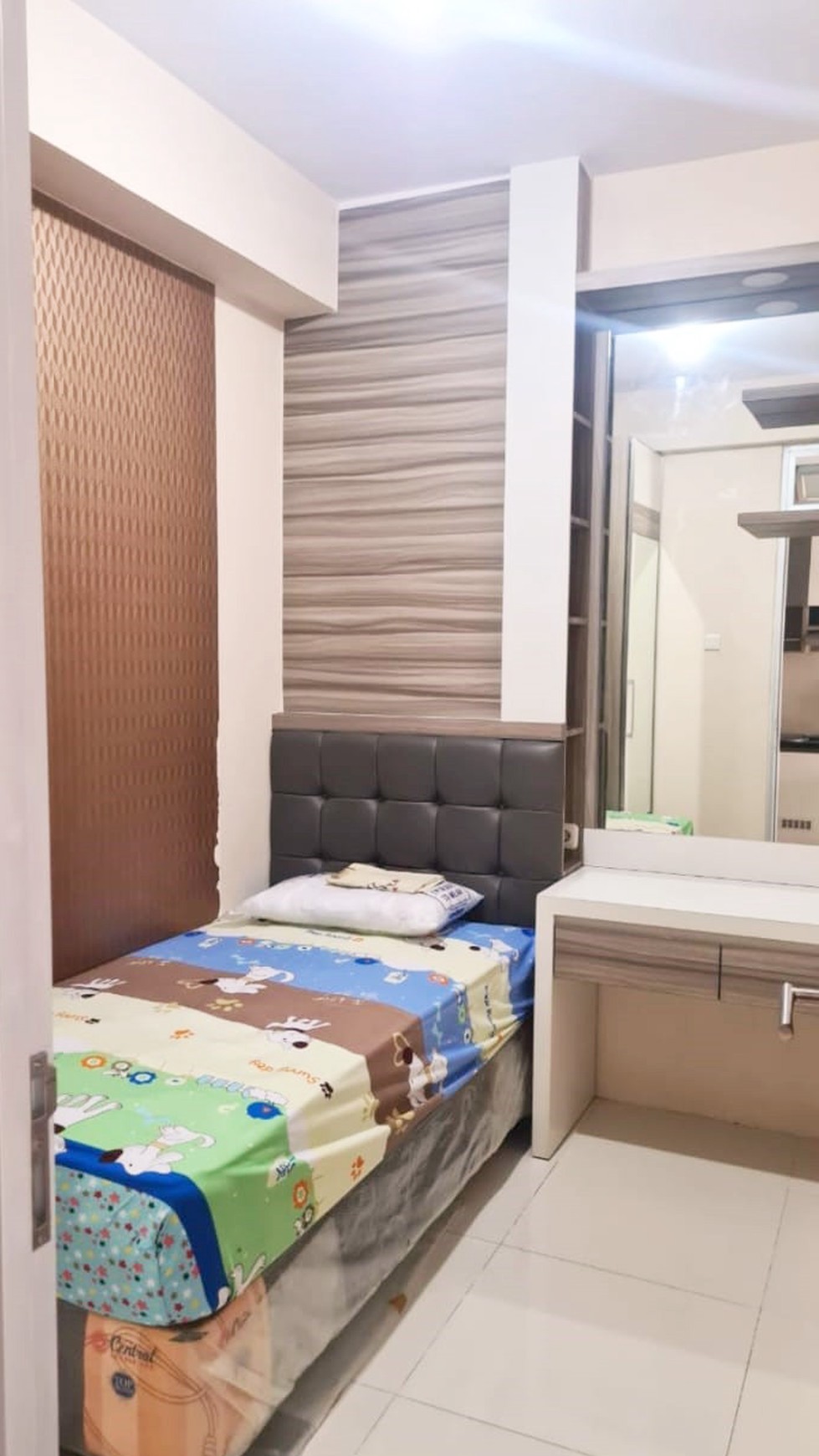 Apartemen Gunawangsa Tidar Tower A, 2 BR, Full Furnished, View Pool & City - LM -