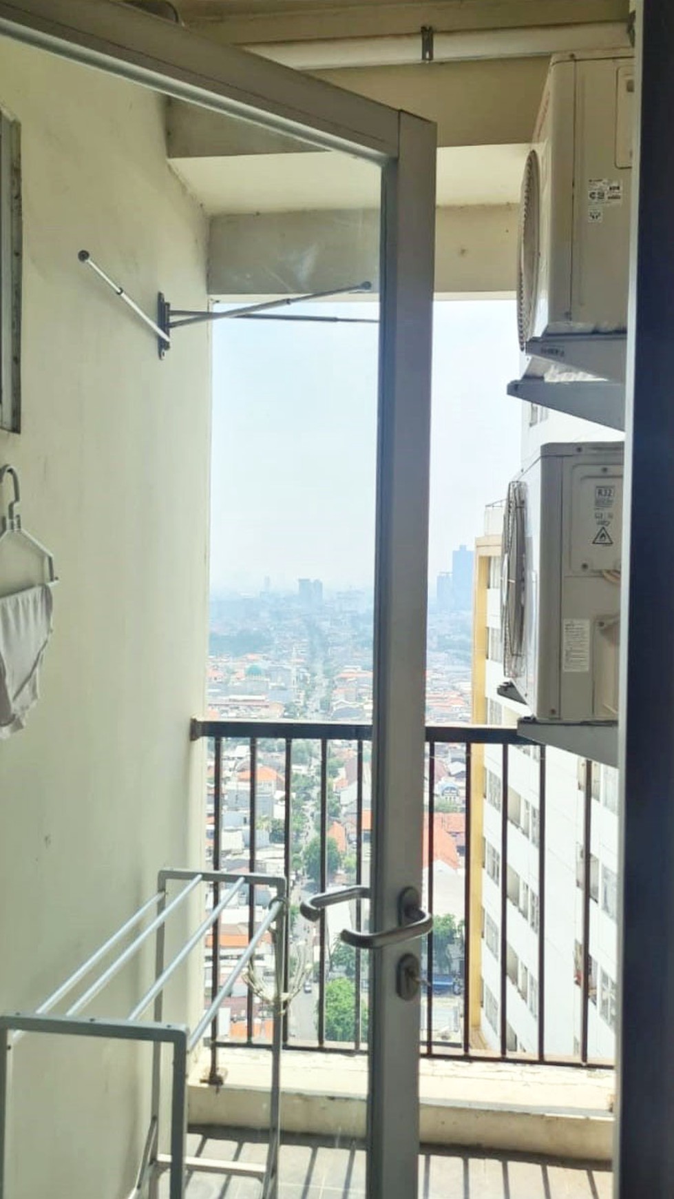 Apartemen Gunawangsa Tidar Tower A, 2 BR, Full Furnished, View Pool & City - LM -