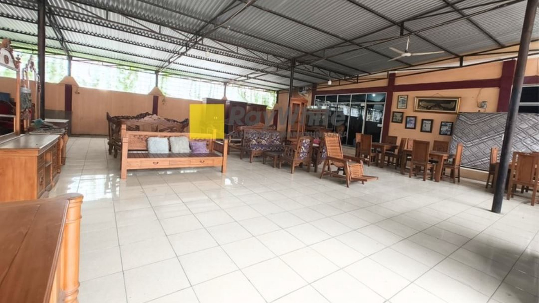 DIJUAL TANAH DAN BANGUNAN