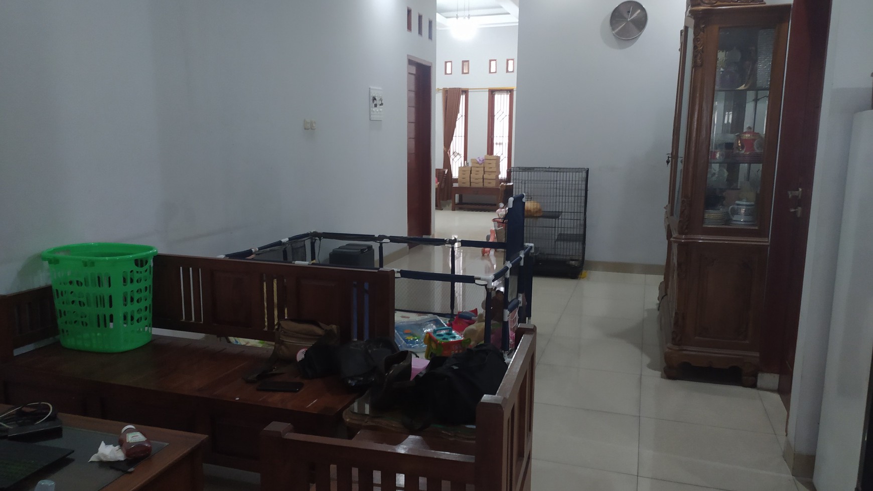 Rumah besar di sebrang Masjid lokasi tenang di Pondok Ranji